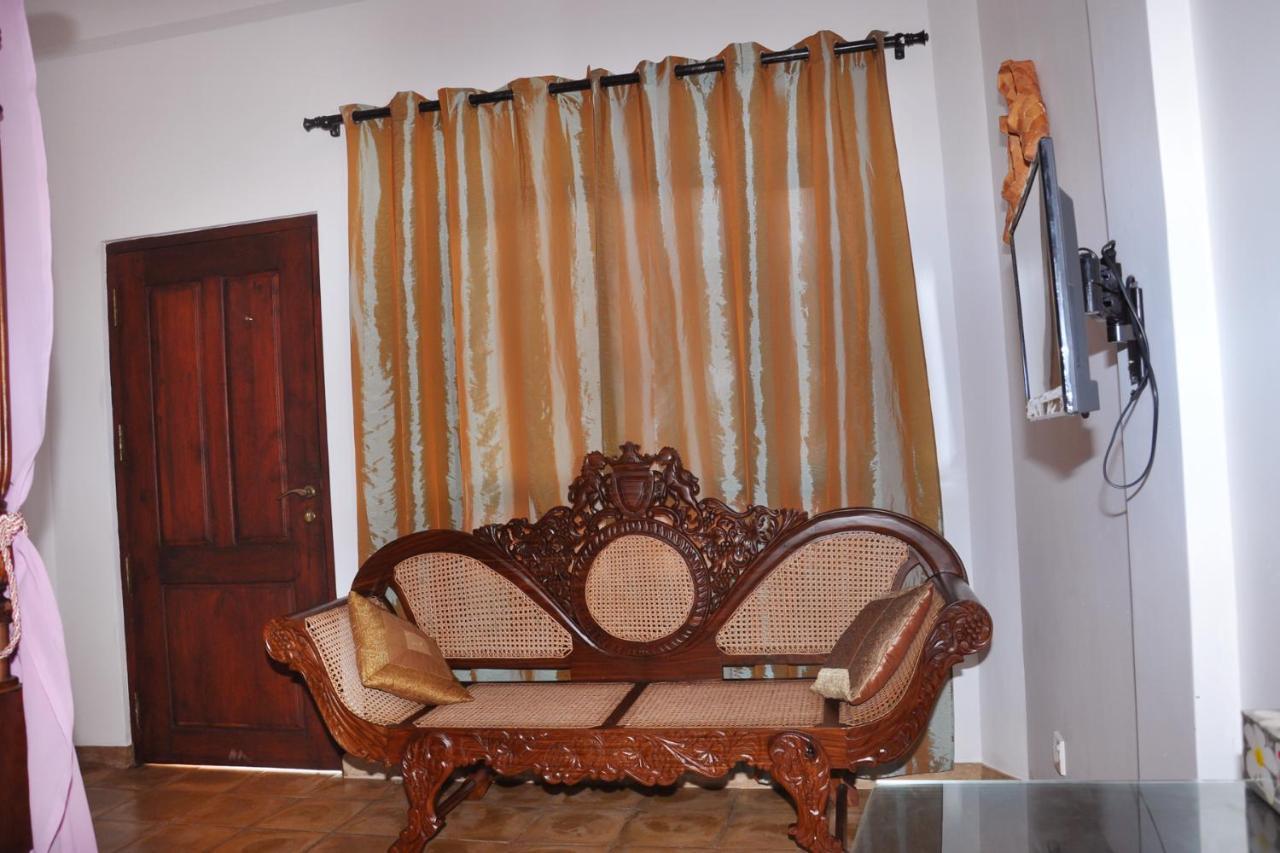 Solomon Beach Hotel Marawila Esterno foto