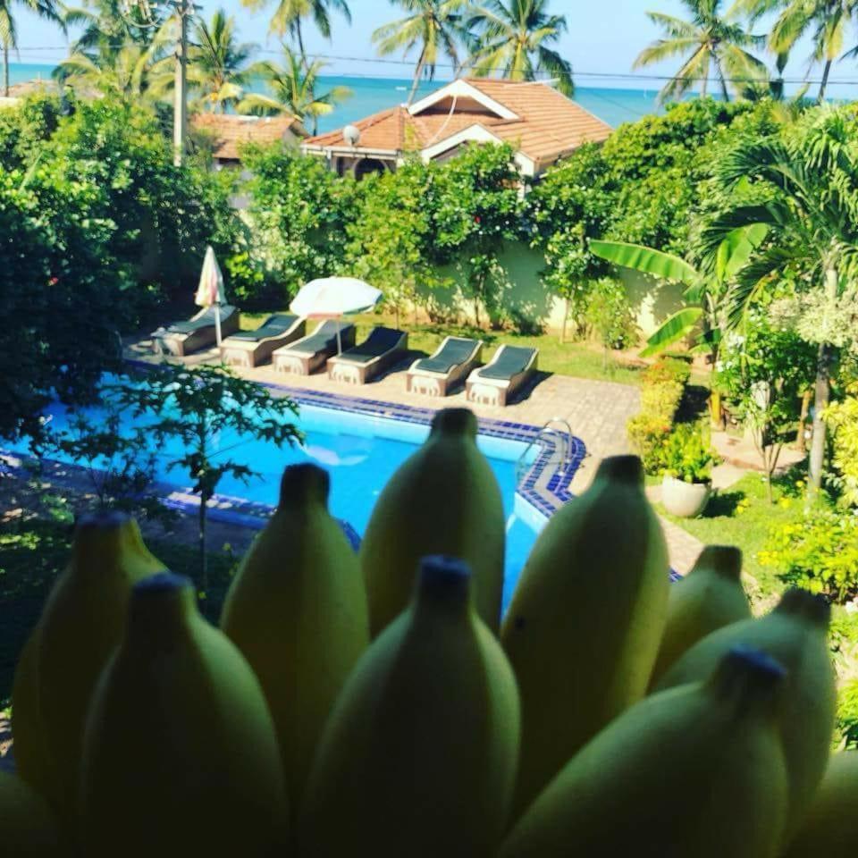 Solomon Beach Hotel Marawila Esterno foto