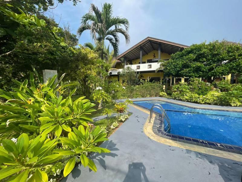 Solomon Beach Hotel Marawila Esterno foto