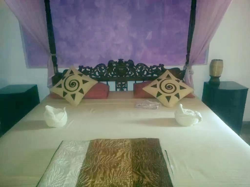 Solomon Beach Hotel Marawila Esterno foto