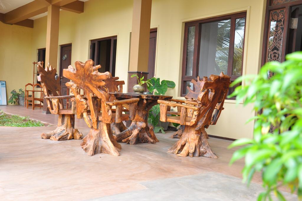 Solomon Beach Hotel Marawila Esterno foto
